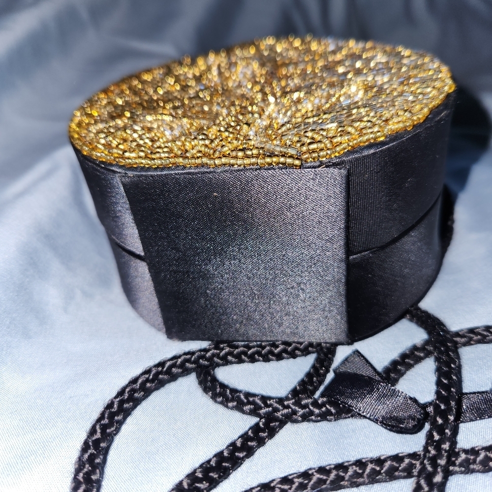 Oscar de la Renta Gold Beaded Crossbody Bag - Picture 6 of 12